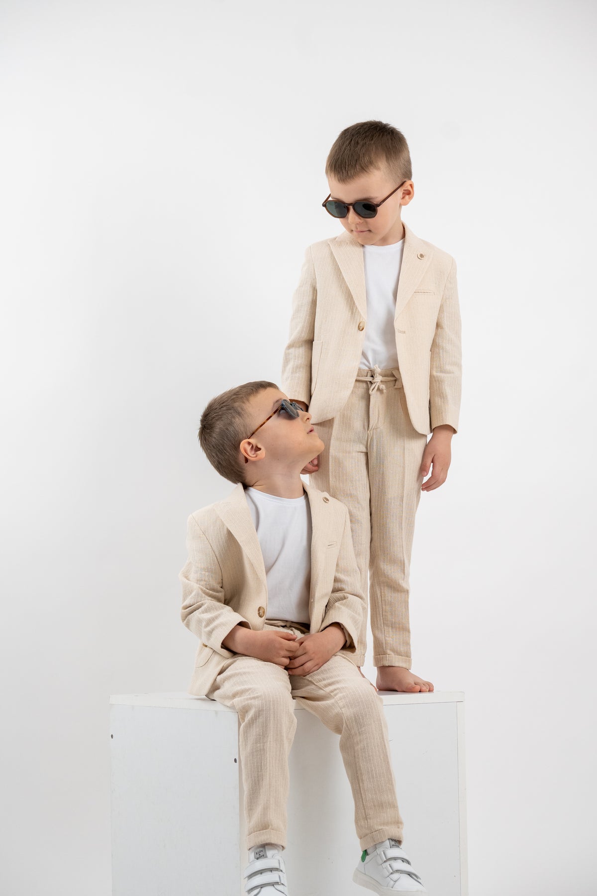 Boys' 3-piece suit 4022 — detail