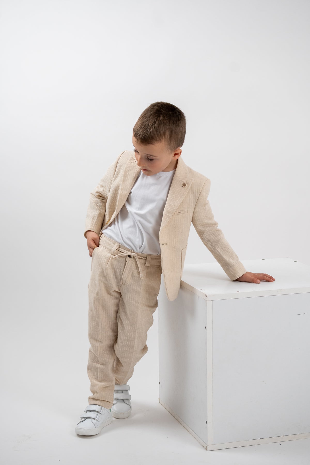 Boys' 3-piece suit 4022 — detail