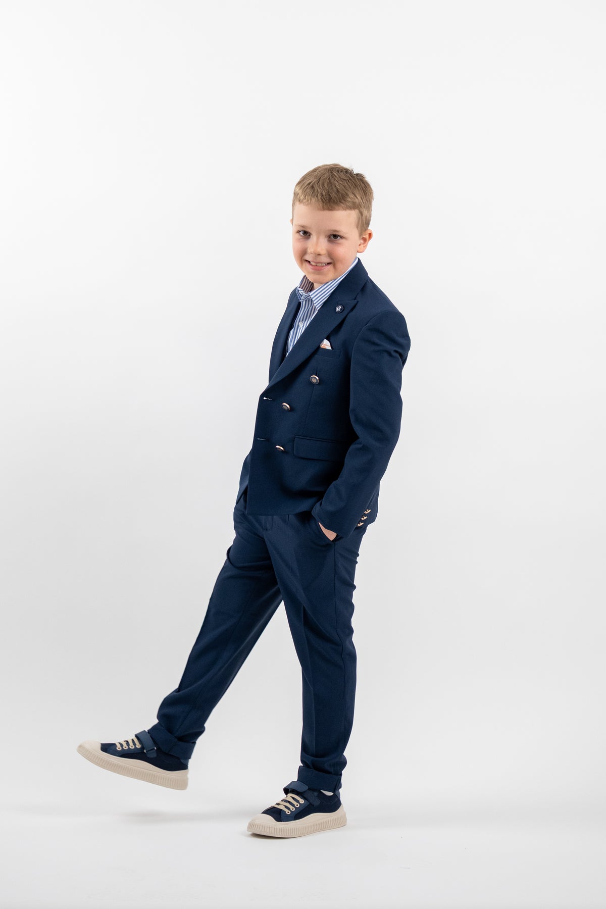Boys' 3-piece suit 4020 — detail