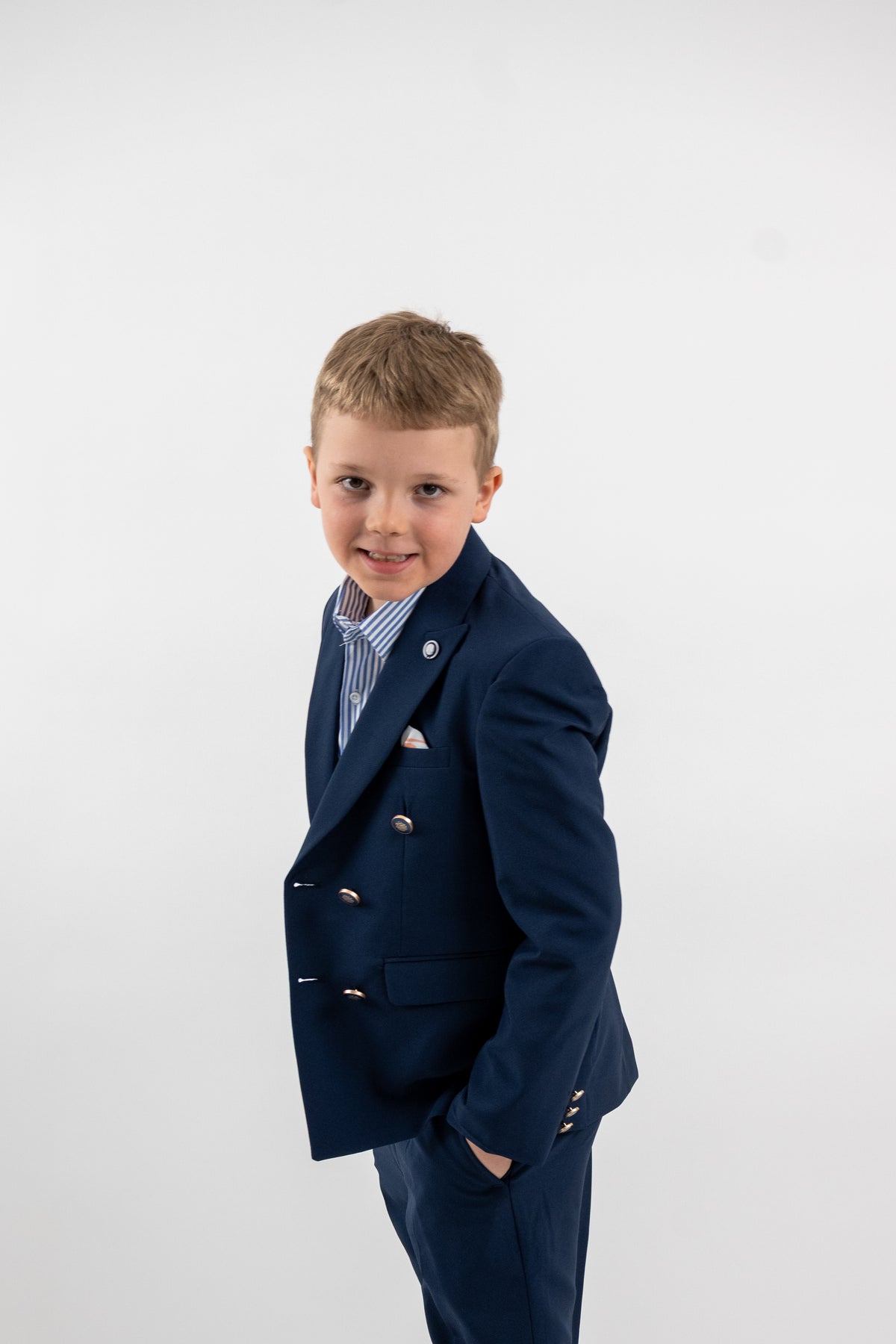 Boys' 3-piece suit 4020 — detail