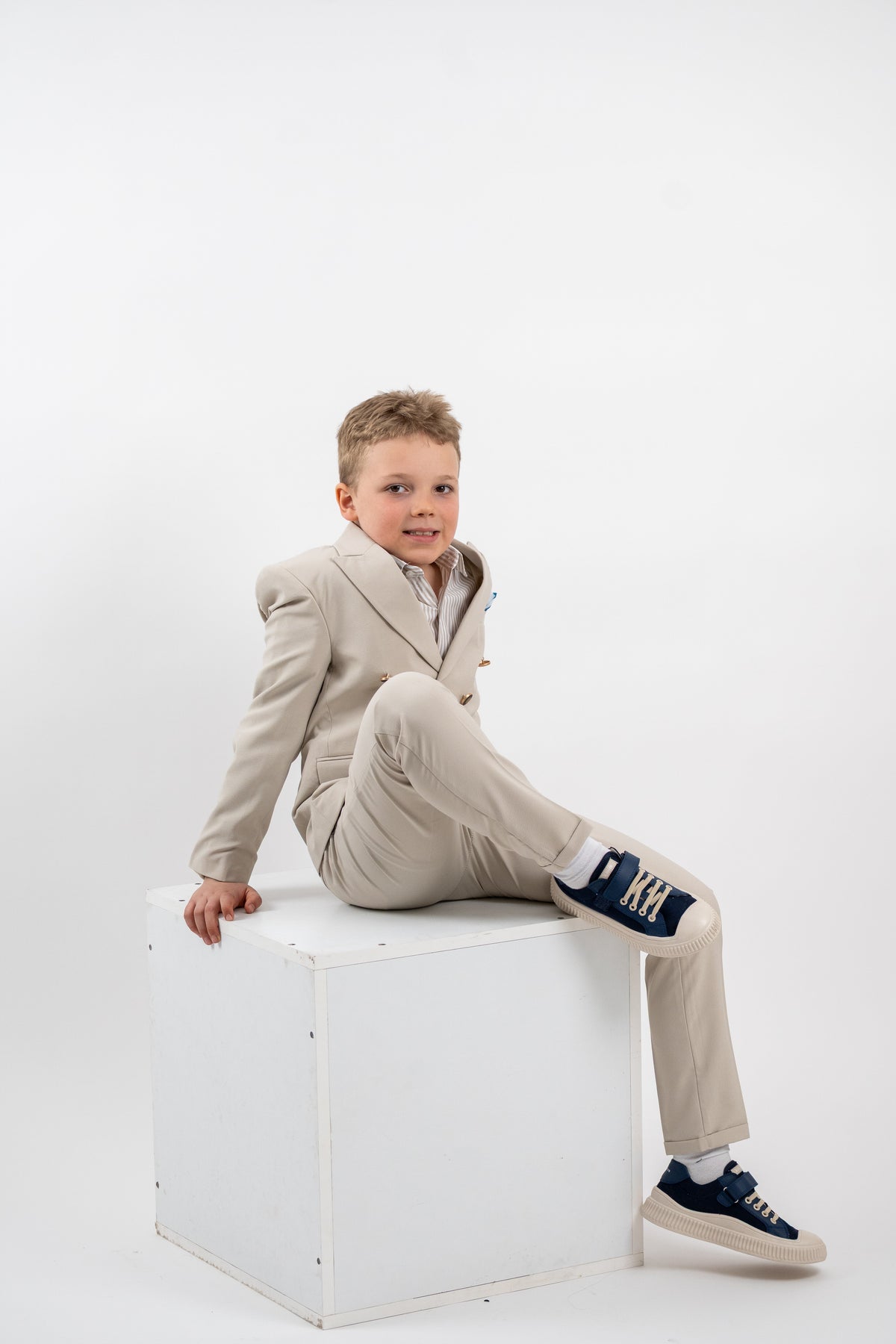 Boys' 3-piece suit 4021 — detail