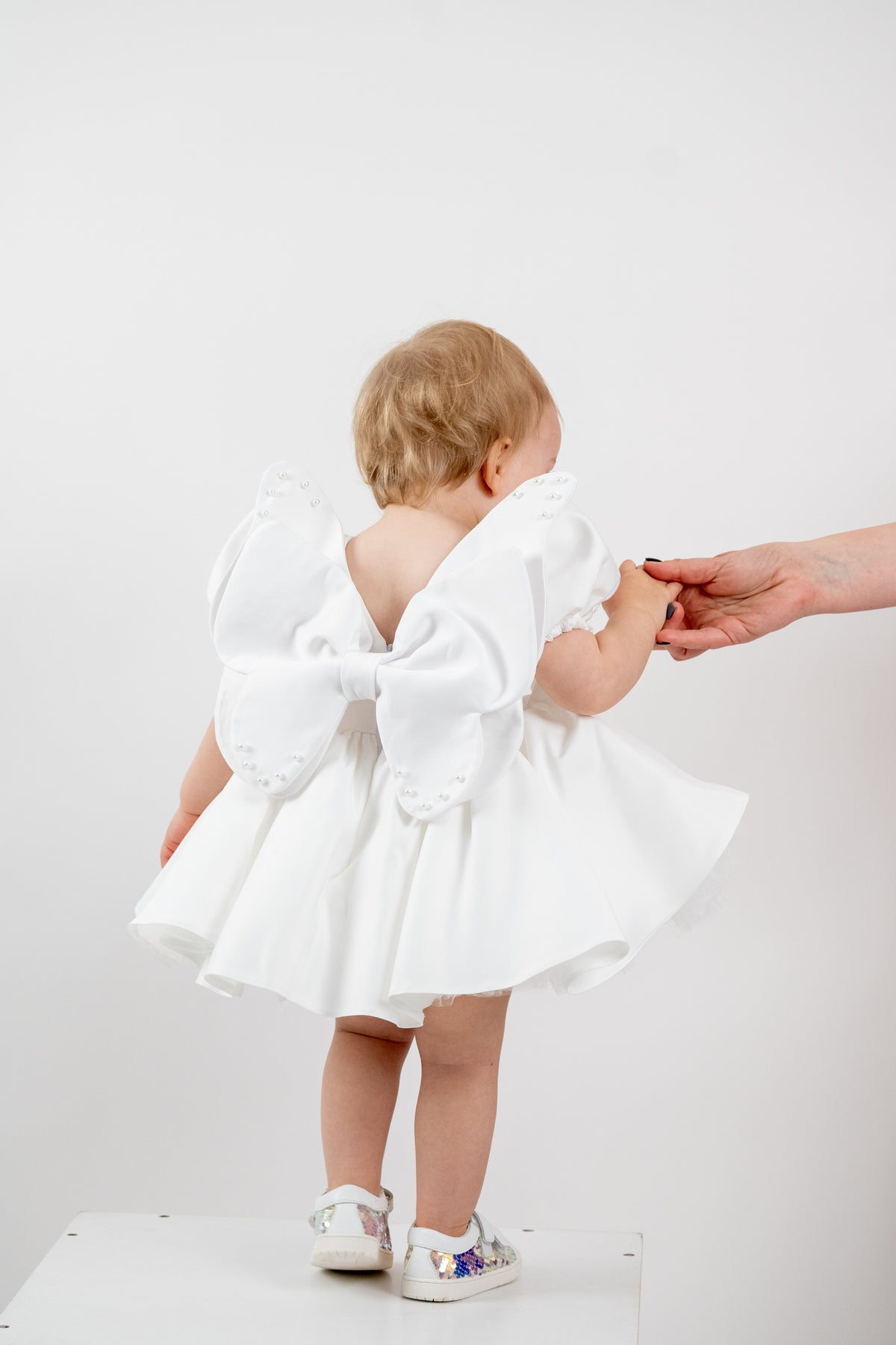 Exclusive Butterfly dress — white detail